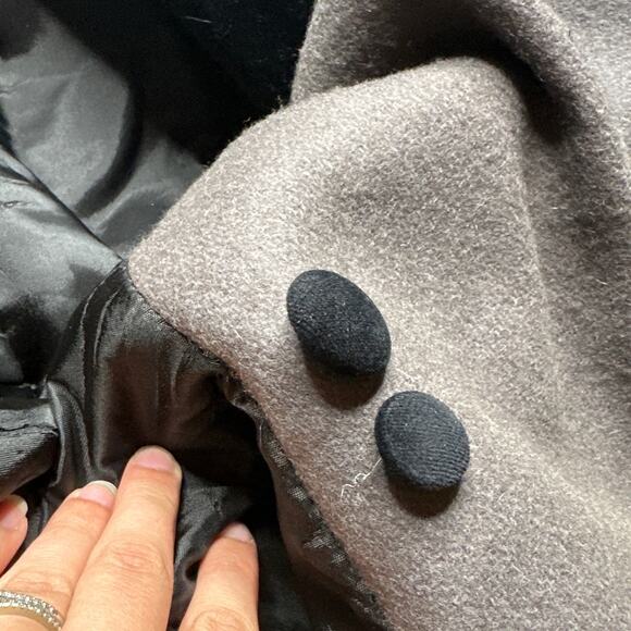 Vintage Rothschild Wool-Feel Trench Coat with Velvet Details Made in the USA - Picture 4 of 10